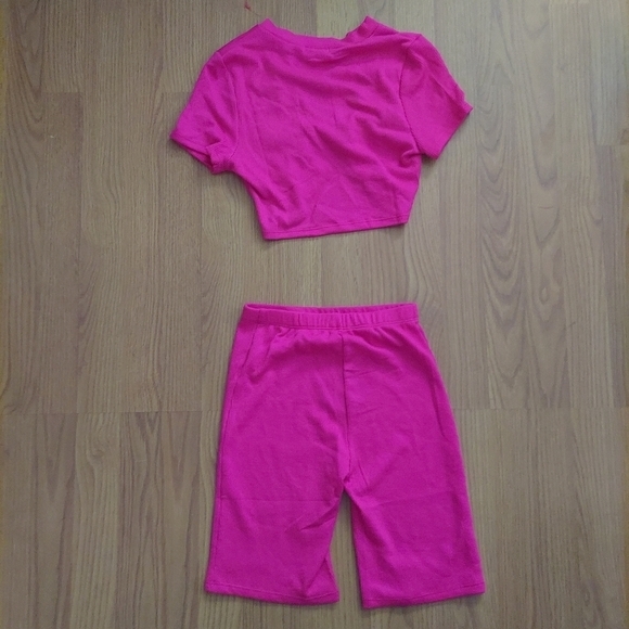love J 2-piece set, fushia ribbed biker shorts + knot front crop top, NEW, small - Picture 9 of 10